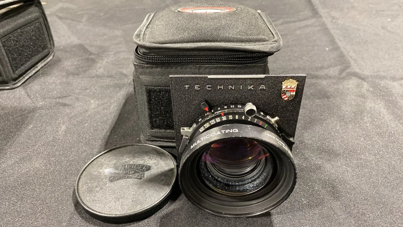 SCHNEIDER SYMMAR 210MM TACHIHARA LENS IN CASE