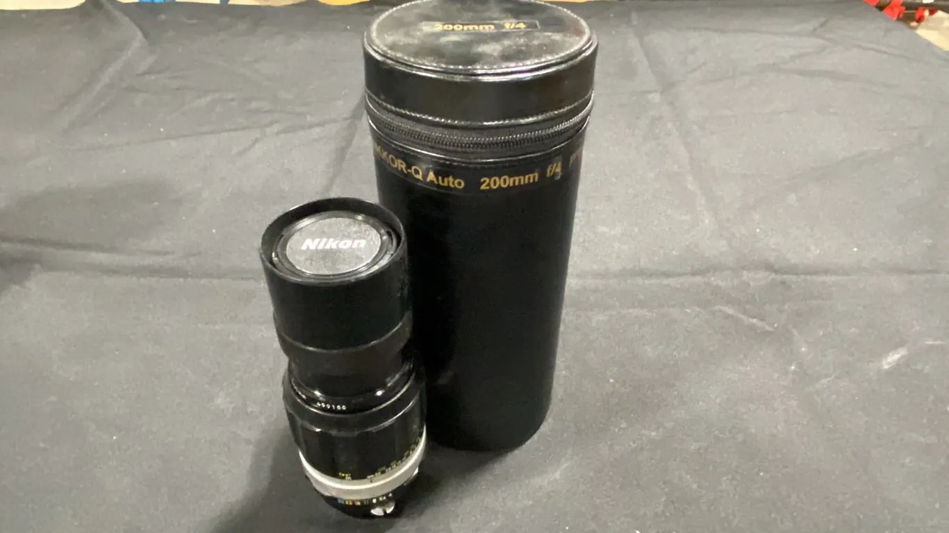NIKON NIKKOR-Q AUTO 1:4 F=200MM NON-AI LENS, NIKON L1BC 52MM FILTER & CASE