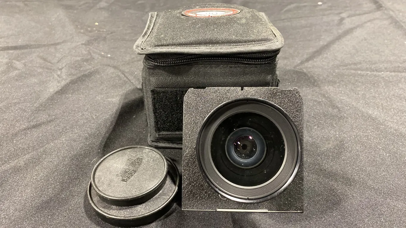 SCHNEIDER SUPER-ANGULON 90MM TACHIHARA LENS IN CASE