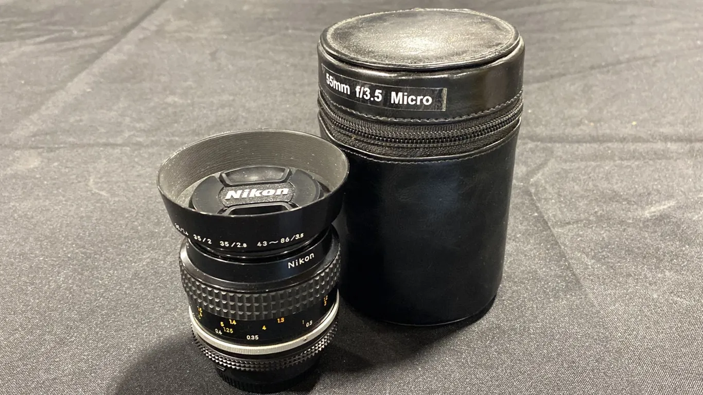 MICRO-NIKKOR 55MM F/3.5 LENS WITH KENKO 52MM UV DIGITAL FILTER, NIKON HN-3 LENS HOOD & CASE