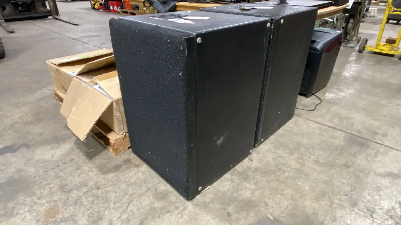 2 MEYER SOUND USW-1P PROFESSIONAL STAGE COMPACT SUBWOOFER SPEAKERS