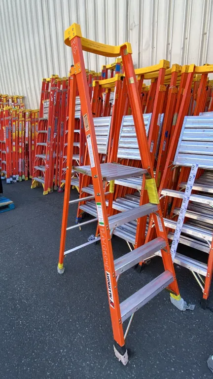 ALLRIGHT FXP300-04 HEAVY DUTY 4' ORANGE CARBON FIBER INDUSTRIAL PLATFORM LADDER