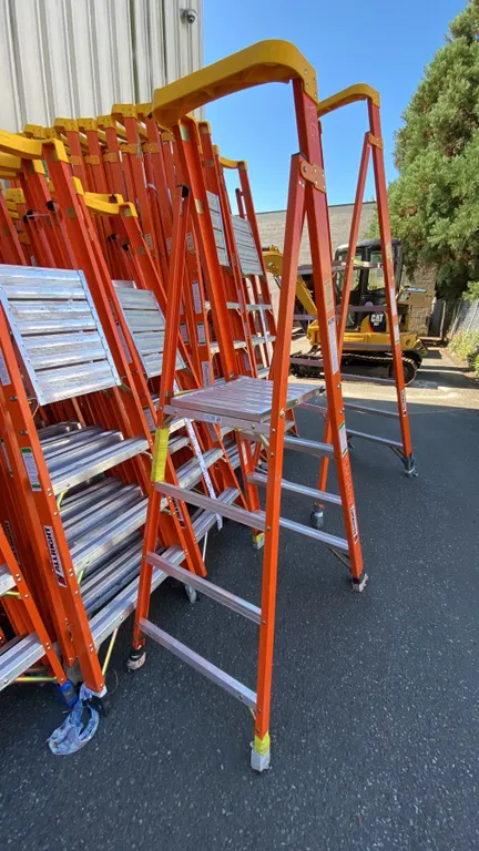 ALLRIGHT FXP300-04 HEAVY DUTY 4' ORANGE CARBON FIBER INDUSTRIAL PLATFORM LADDER
