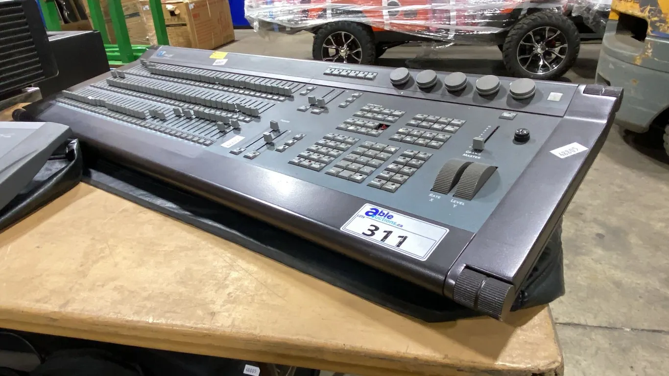 ETC EMPHASIS INSIGHT 108 CHANNEL PROFESSIONAL STAGE LIGHTING CONTROL CONSOLE WITH POWER CORD & COVER