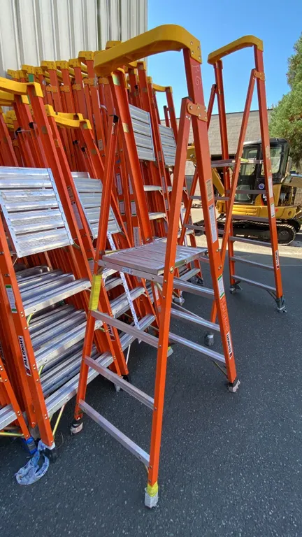 ALLRIGHT FXP300-04 HEAVY DUTY 4' ORANGE CARBON FIBER INDUSTRIAL PLATFORM LADDER