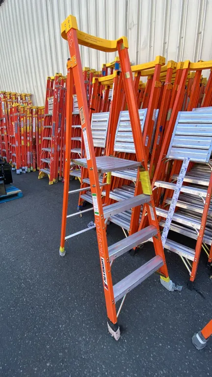 ALLRIGHT FXP300-04 HEAVY DUTY 4' ORANGE CARBON FIBER INDUSTRIAL PLATFORM LADDER