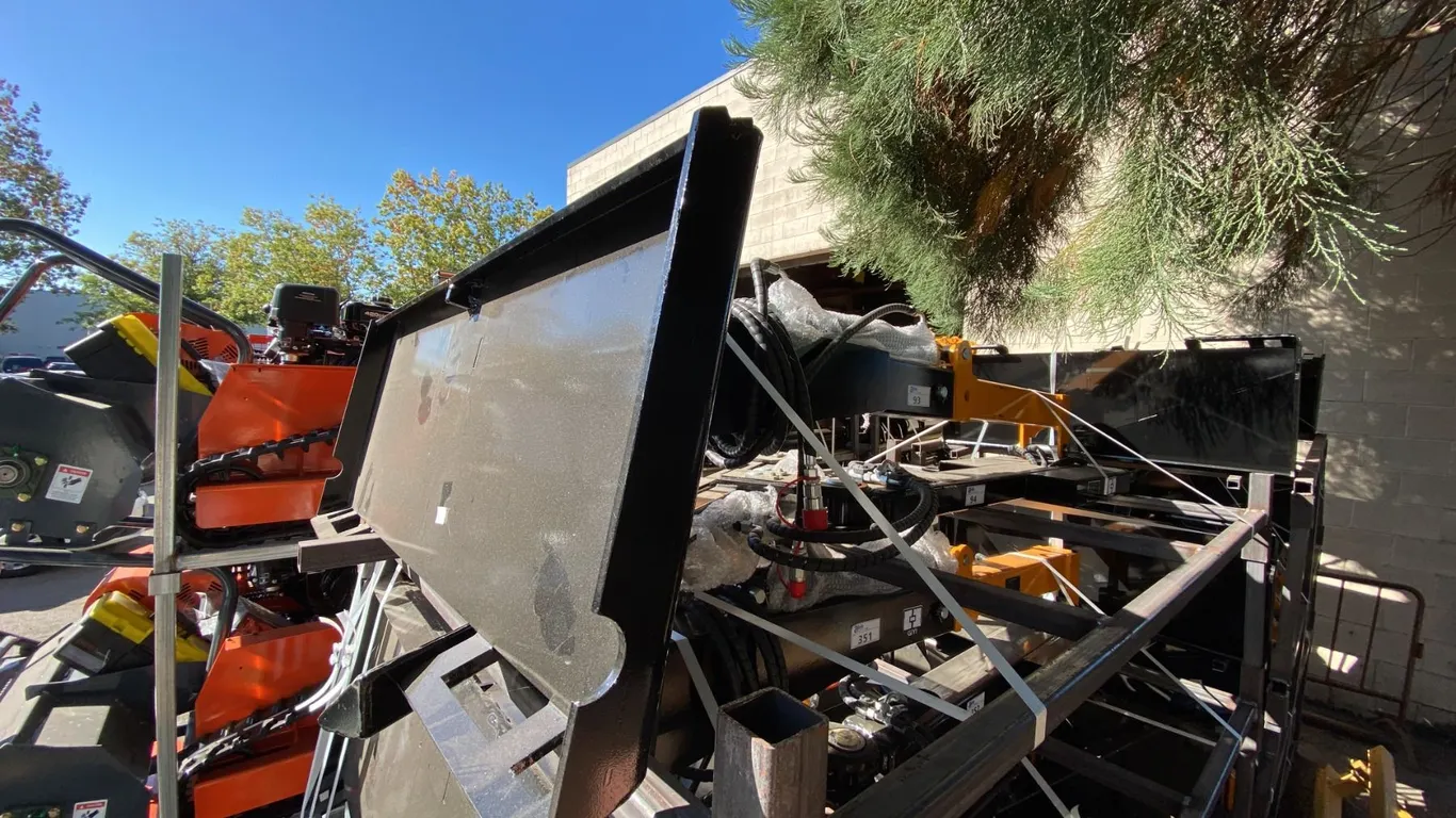 TBS20 SKID STEER SHORT CYLINDER TELESCOPIC BOOM ATTACHMENT- 20" TELESCOPIC DISTANCE, 108" MAX
