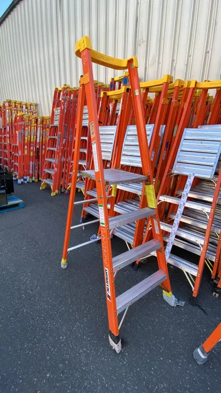 ALLRIGHT FXP300-04 HEAVY DUTY 4' ORANGE CARBON FIBER INDUSTRIAL PLATFORM LADDER