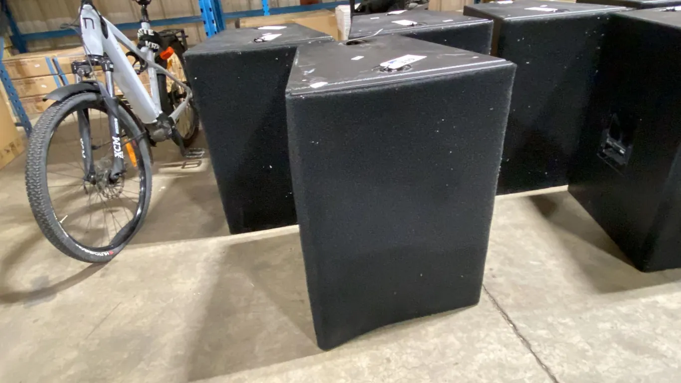 3 MEYER SOUND CQ-1 PROFESSIONAL STAGE POWERED LOUDSPEAKERS