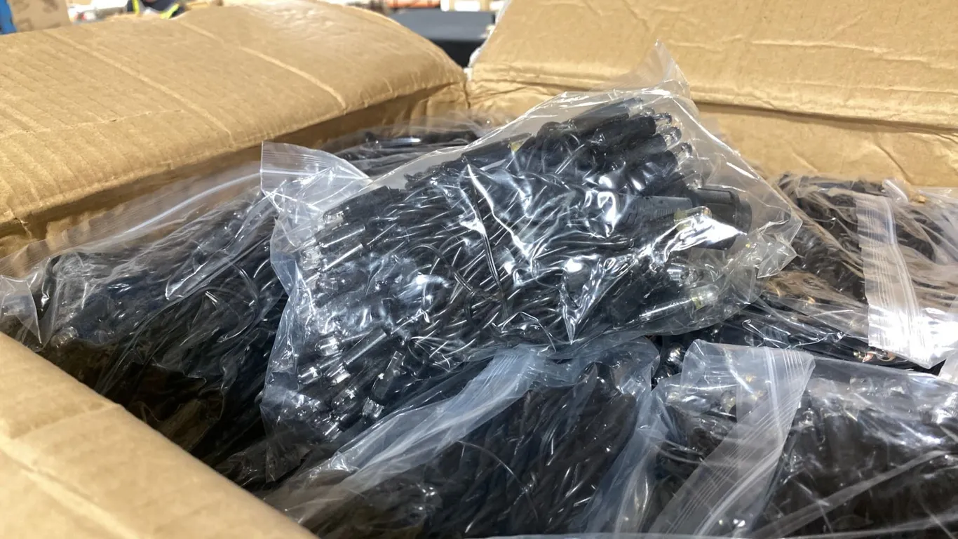 2 BOXES OF APPROXIMATELY 30 PIECES PER BOX OF COMMERCIAL LED STRING LIGHTS IN *COLOR ORANGE*