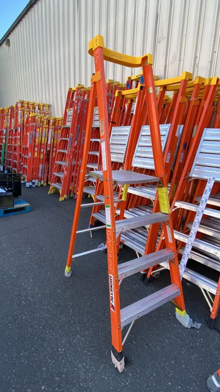 ALLRIGHT FXP300-04 HEAVY DUTY 4' ORANGE CARBON FIBER INDUSTRIAL PLATFORM LADDER