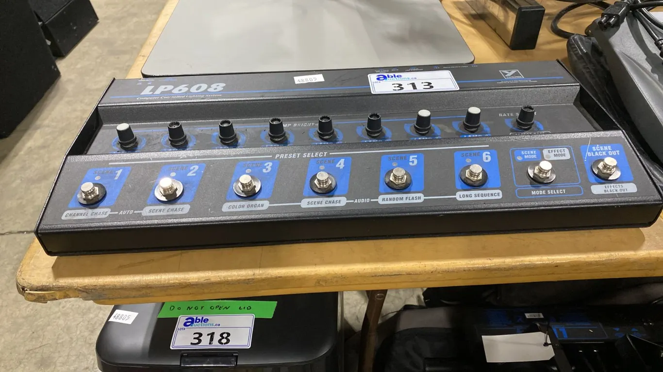 YORKVILLE LP608 6 CHANNEL PROFESSIONAL STAGE LIGHTING COMPUTER CONTROLLED CONSOLE WITH POWER CORD