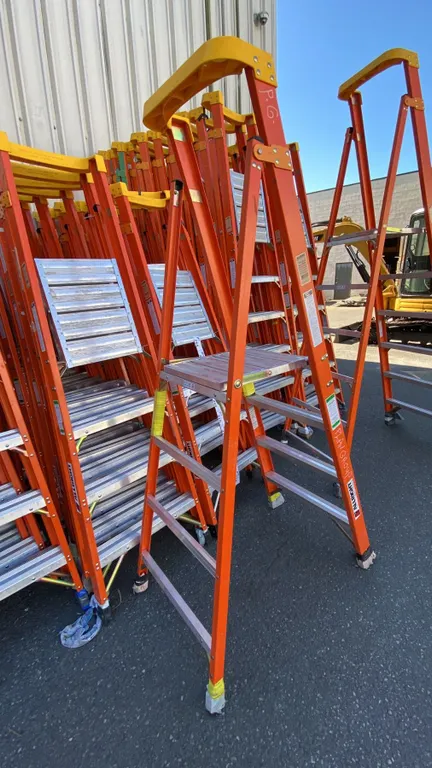 ALLRIGHT FXP300-04 HEAVY DUTY 4' ORANGE CARBON FIBER INDUSTRIAL PLATFORM LADDER