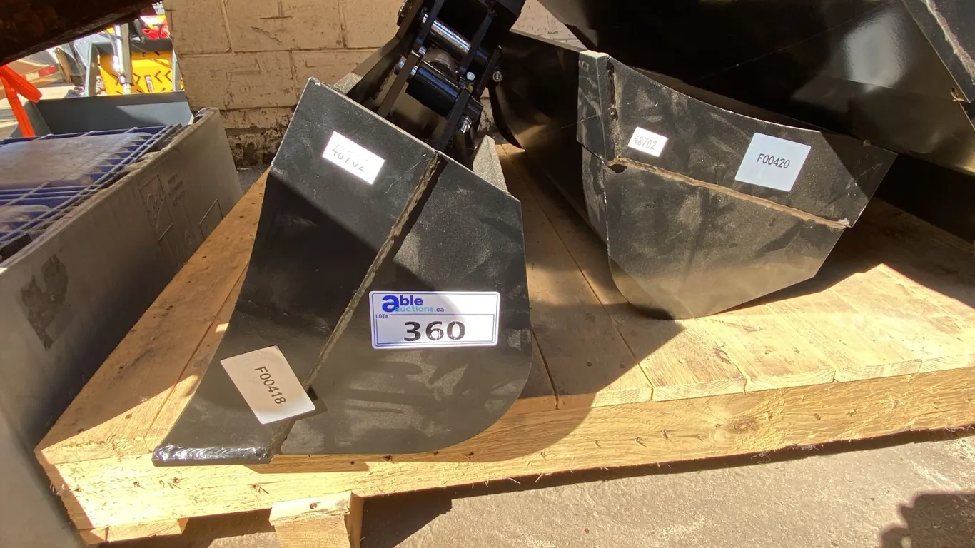 40" HEAVY DUTY MINI EXCAVATOR ARTICULATING BUCKET ATTACHMENT & 32" HEAVY DUTY MINI EXCAVATOR