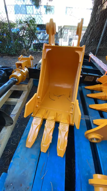 YELLOW HEAVY DUTY 12" MINI EXCAVATOR DIGGING BUCKET *FITS CAT 305 EXCAVATORS*