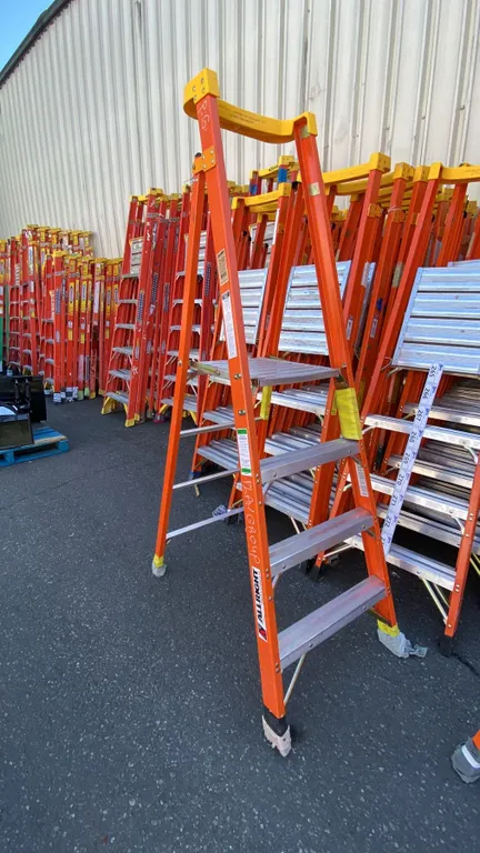 ALLRIGHT FXP300-04 HEAVY DUTY 4' ORANGE CARBON FIBER INDUSTRIAL PLATFORM LADDER