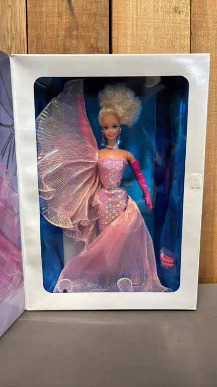 VINTAGE 1993 CLASSIQUE COLLECTIONS EVENING ESTRAVAGANZA BARBIE *IN ORIGINAL BOX*