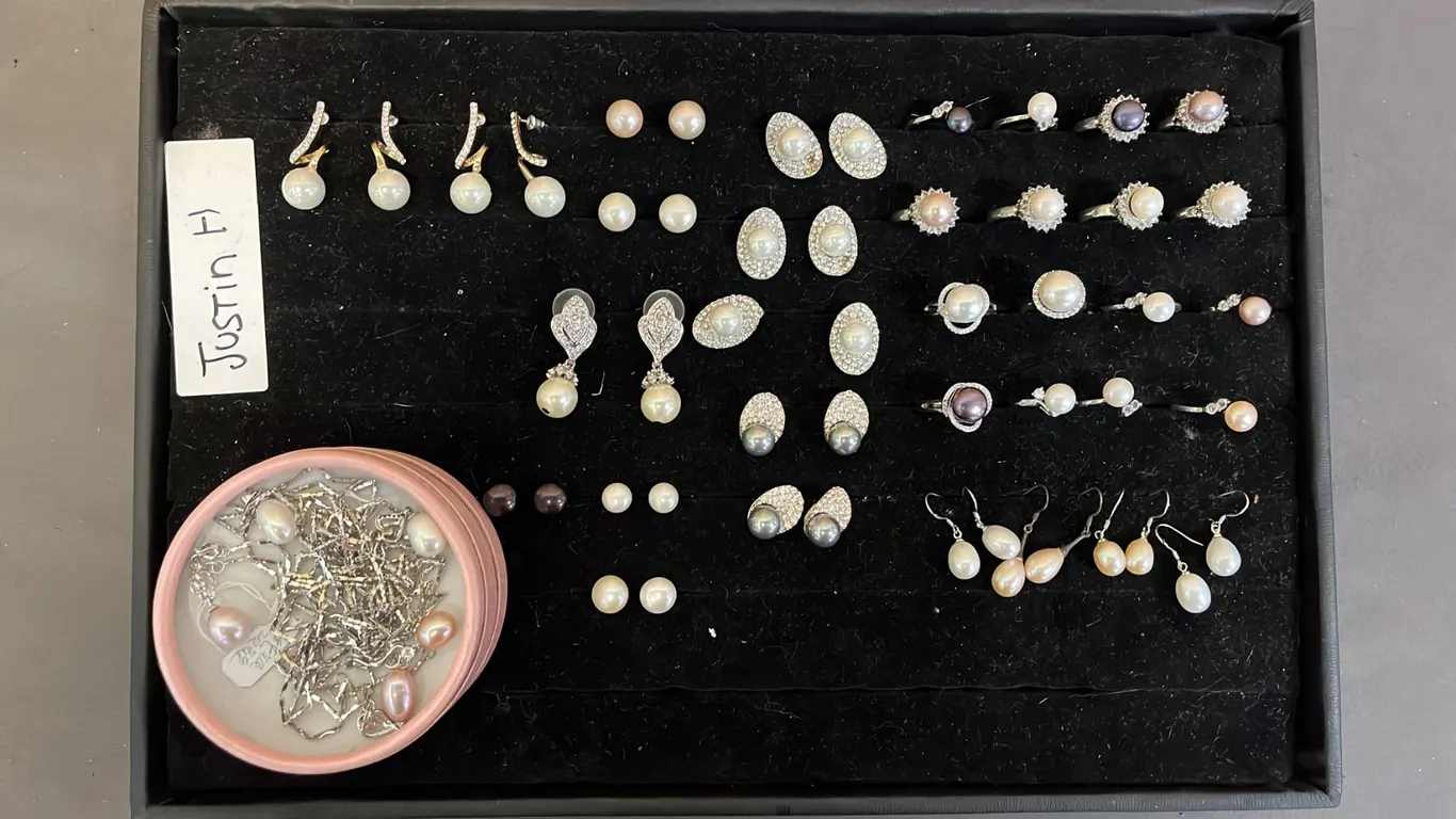 TRAY OF ASSORTED PEARL EARRINGS, PEARL RINGS & PEARL PENDANTS *TRAY INCLUDED*