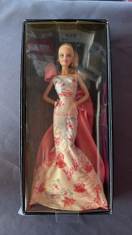 2010 AVON ROSE SPLENDOR PINK LABEL BARBIE DOLL *IN ORIGINAL BOX*