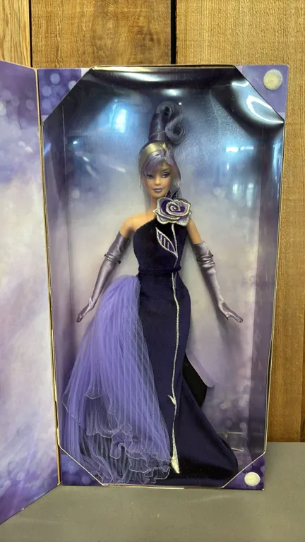 VTG 2001 AVON COLLECTOR EDITION "THE STERLING SILVER ROSE" BY BOB MACKIE BARBIE *IN ORIGINAL BOX*