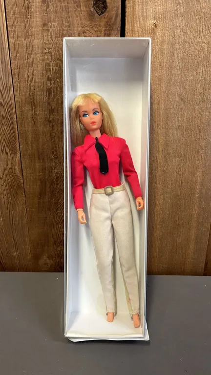 VINTAGE 1970S LIVING BARBIE EQUESTIENNE WITH BUSY HANDS
