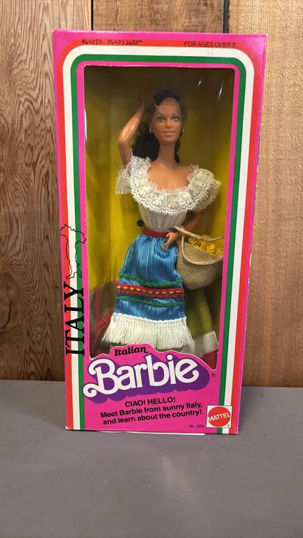 VINTAGE 1979 ITALIAN BARBIE *IN ORIGINAL BOX*