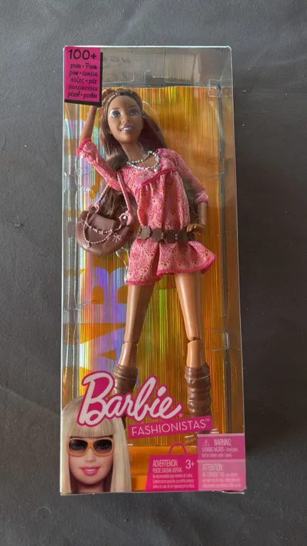 2009 BARBIE FASHIONISTAS DOLL *IN ORIGINAL BOX*