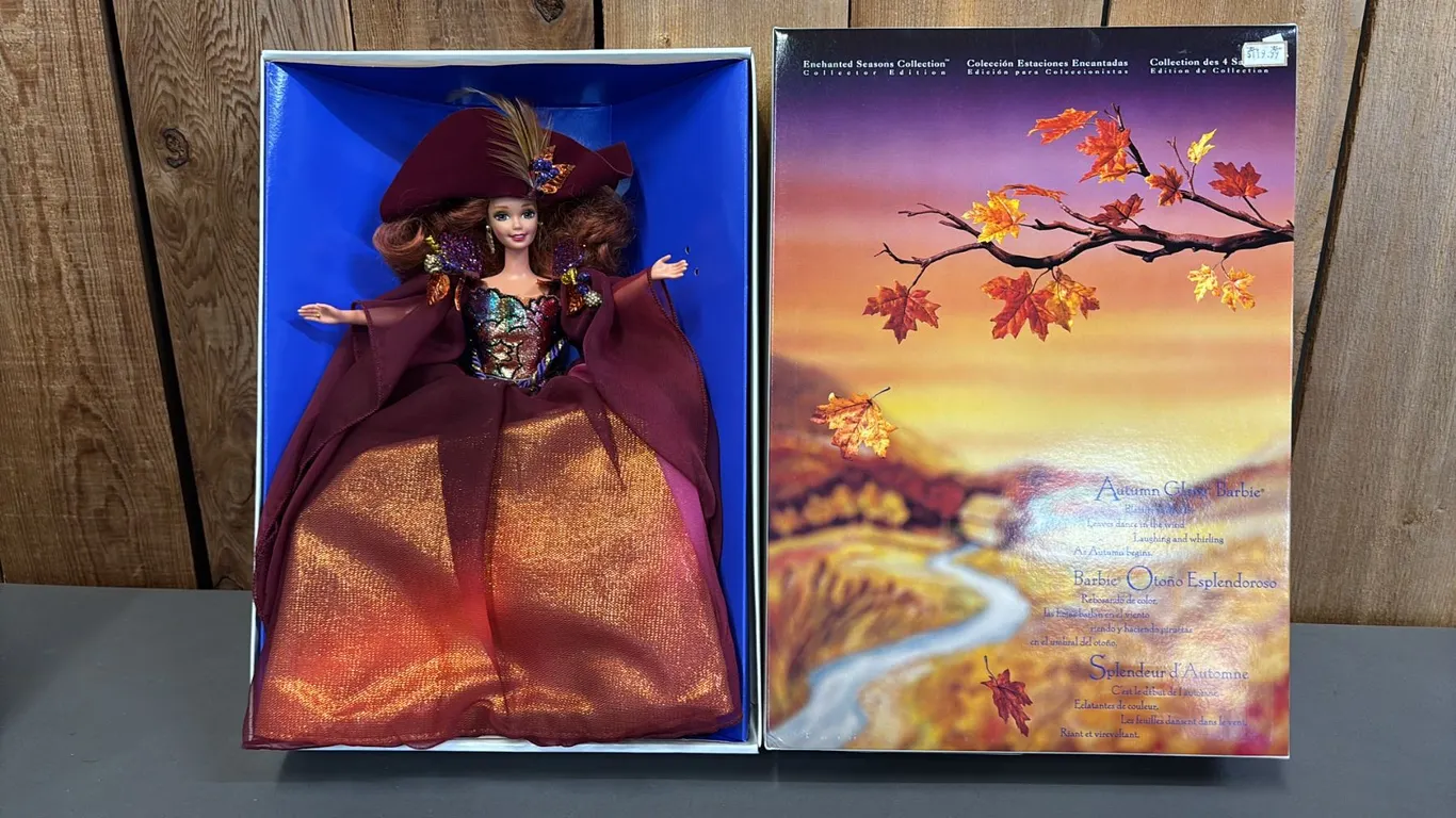 VINTAGE 1995 AUTUMN GLORY BARBIE *IN ORIGINAL BOX*