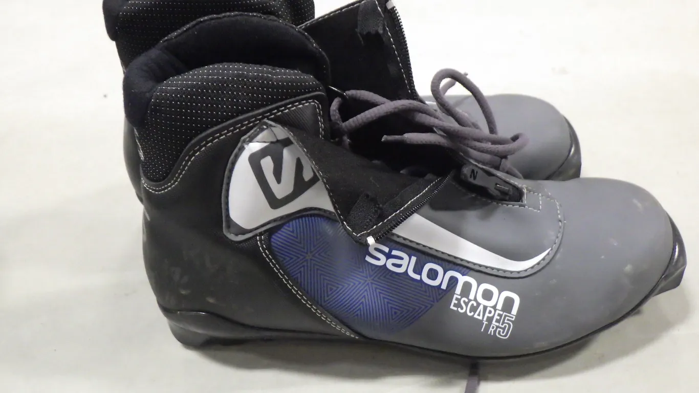 Salomon Escape 5TR Cross-country ski boot (size 11.5) Salomon Escape 5TR
