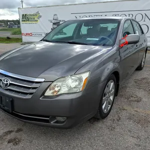 2005  Toyota  Avalon  XLS 4dr Sedan