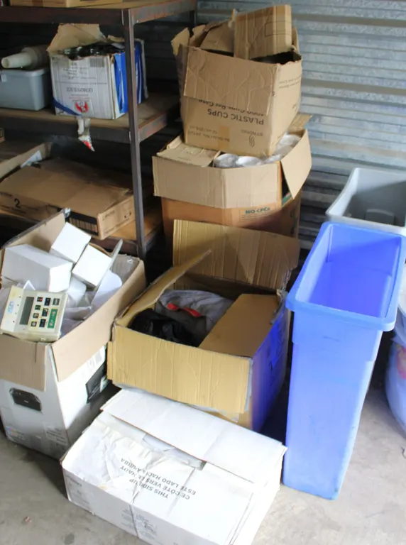 Bulk Restaurant Supplies and Fixtures