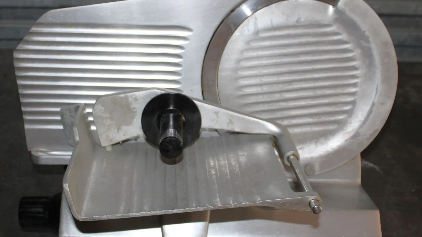 Chefmate by Globe Electric Meat Slicer