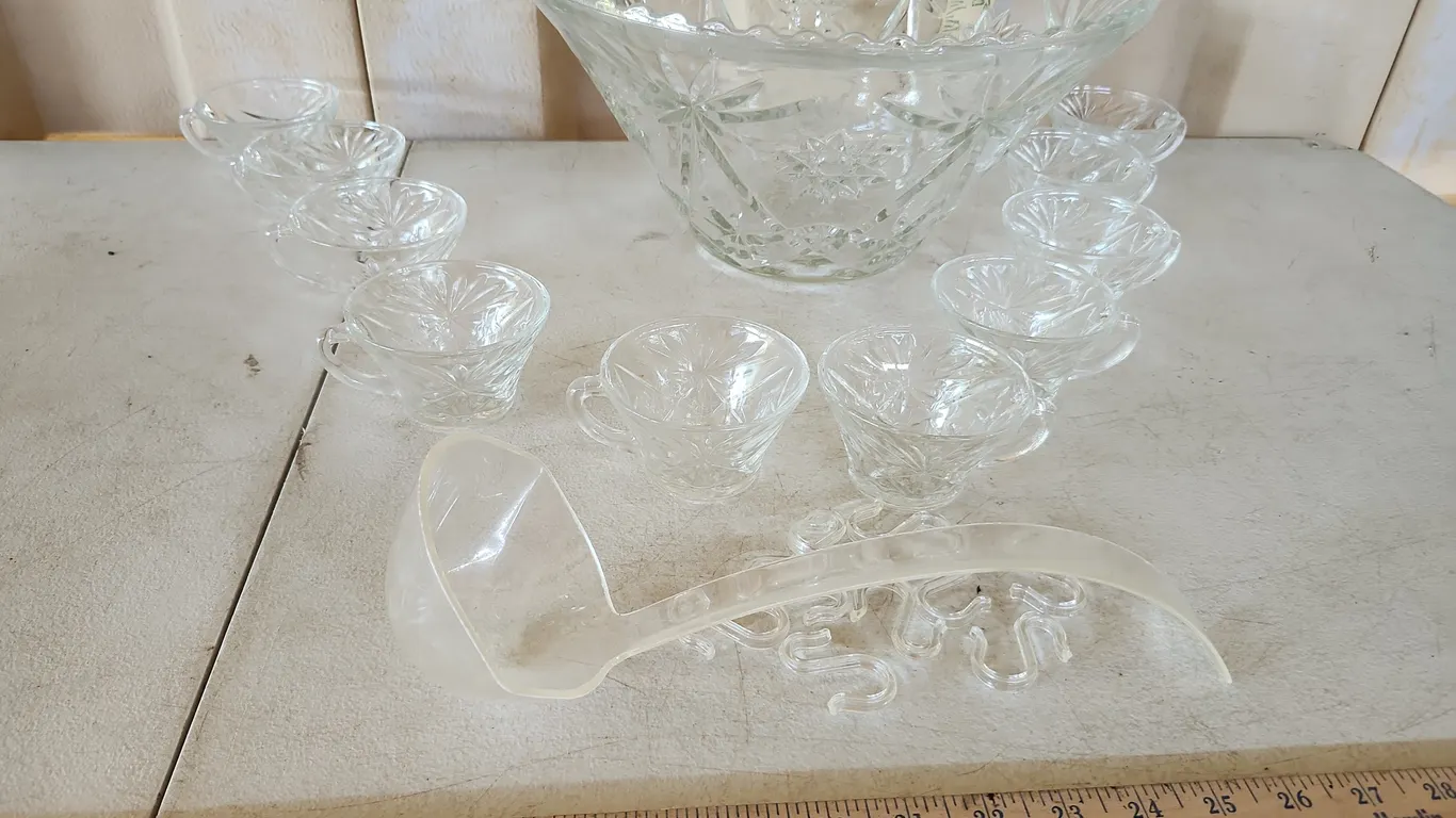 Vintage Anchor Hocking Star Of David Glass Punch Bowl W/Matching Cups & Plastic Hooks