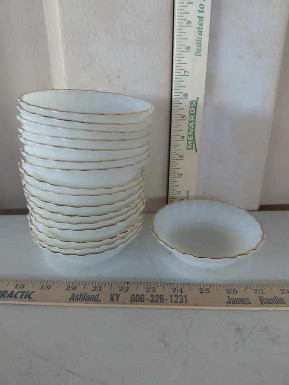17 Ct Vintage Anchor Hocking Golden Shell/Swirl Dessert Bowls