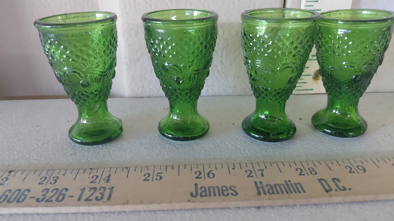 4 Vintage Green Pressed Glass Shot Glasses Made In Taiwan, 1 Is Chipped