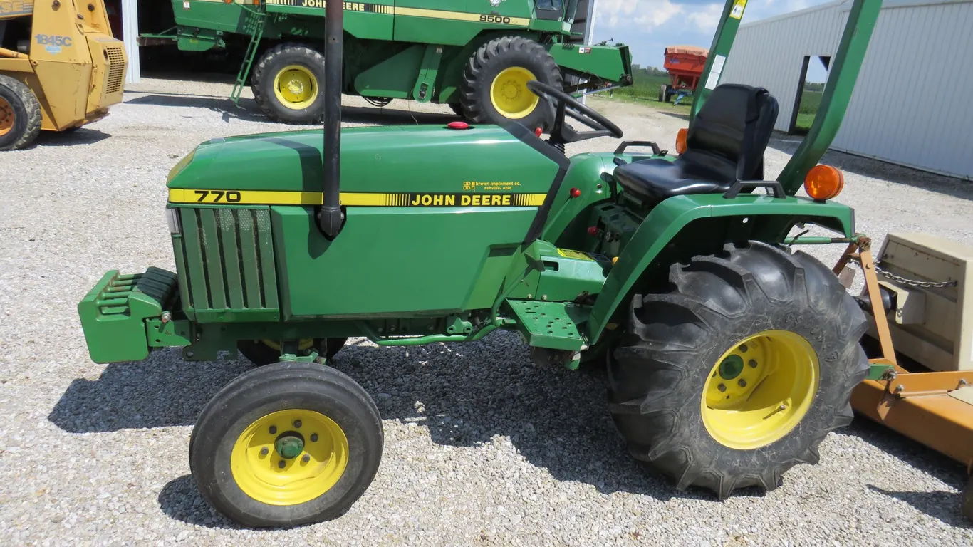 John Deere 770 Utility Tractor