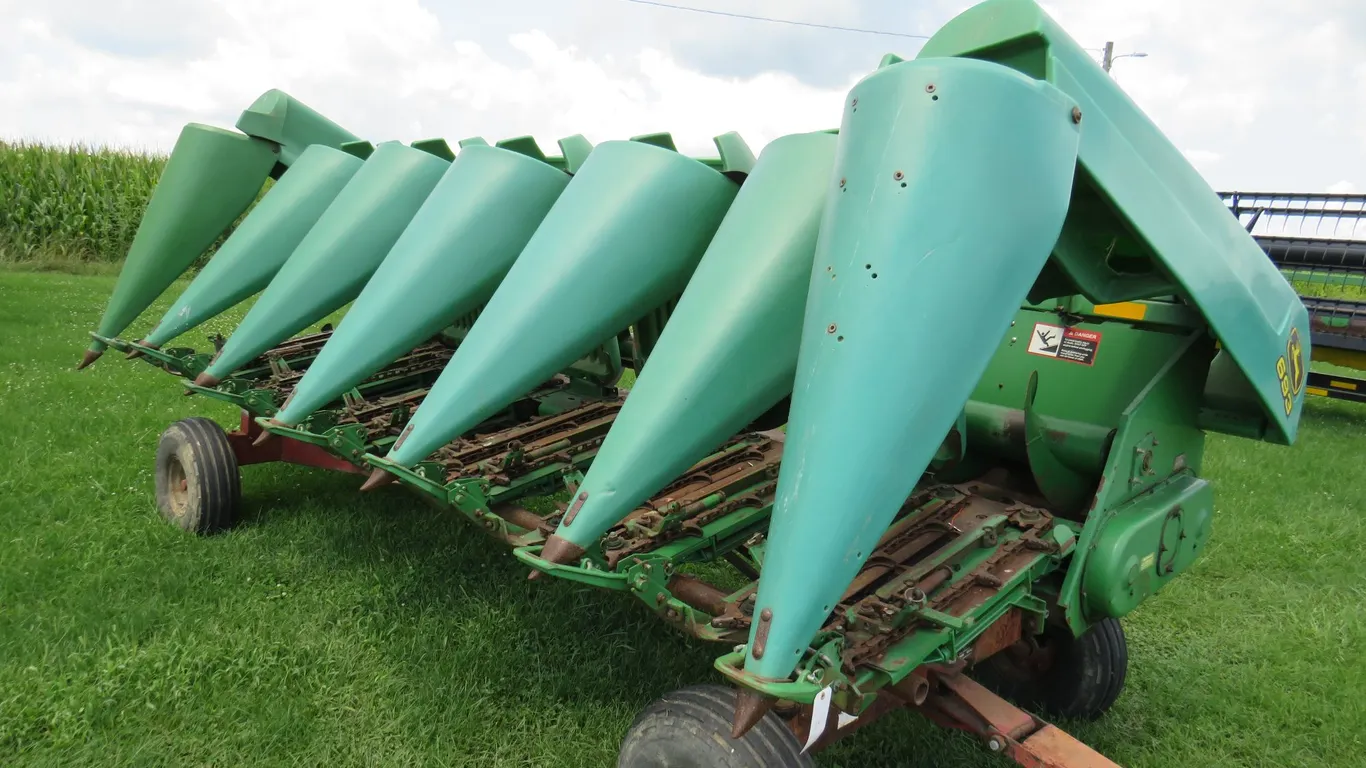 John Deere 693 Corn Head
