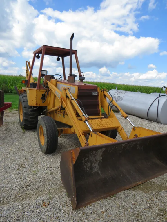 Case 480E Backhoe