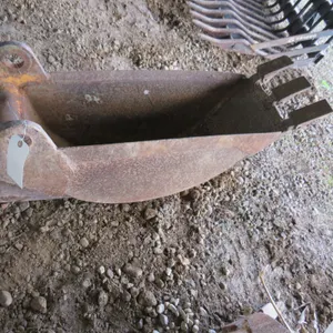Case 12" Backhoe Bucket
