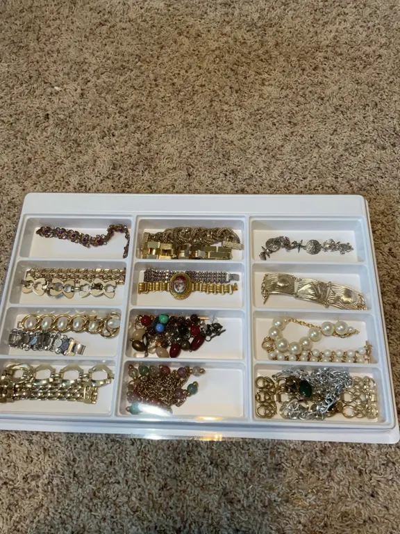 Bracelets 