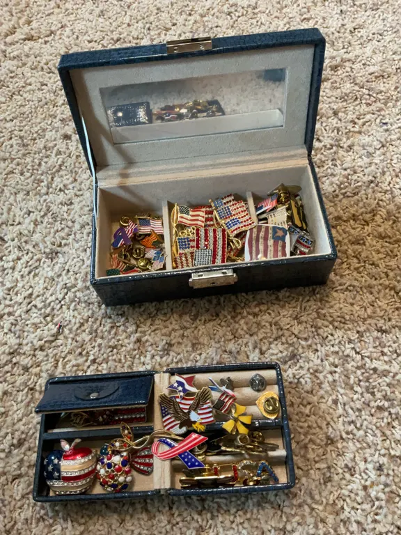 Flag jewelry