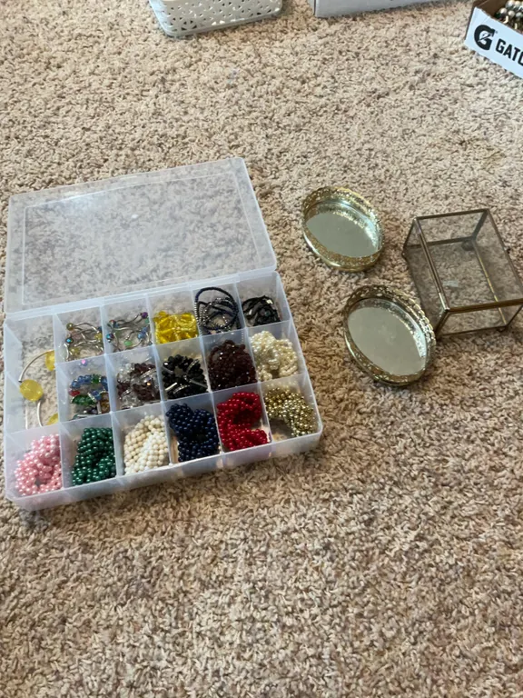 Bracelets and cases 
