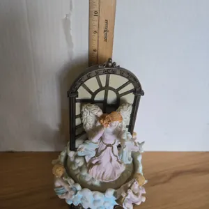 Hark the Harold Angels sing Angel and cherub music box