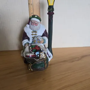 Vintage Thomas kinkade the light of Saint Nicholas figurine