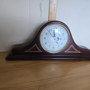 Modern quartz mantle clock