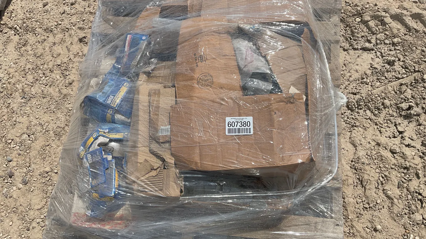 QTY. OF MISC. HALOGEN SEALED BEAM BULBS AND VARIOUS SMALL CAR PARTS