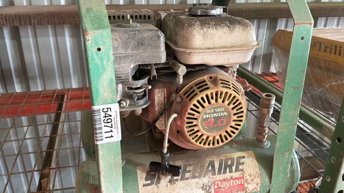 SPEEDAIRE 4GB42 125 PORTABLE AIR COMPRESSOR SN: 08 01 20042805