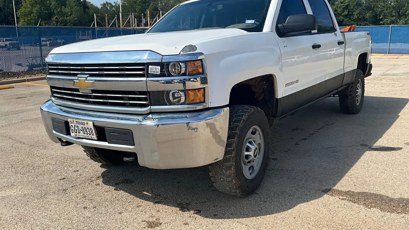 2015 CHEVROLET SILVERADO CREW CAB 4X4 PICKUP VIN: 1GC1KUEG1FF615447