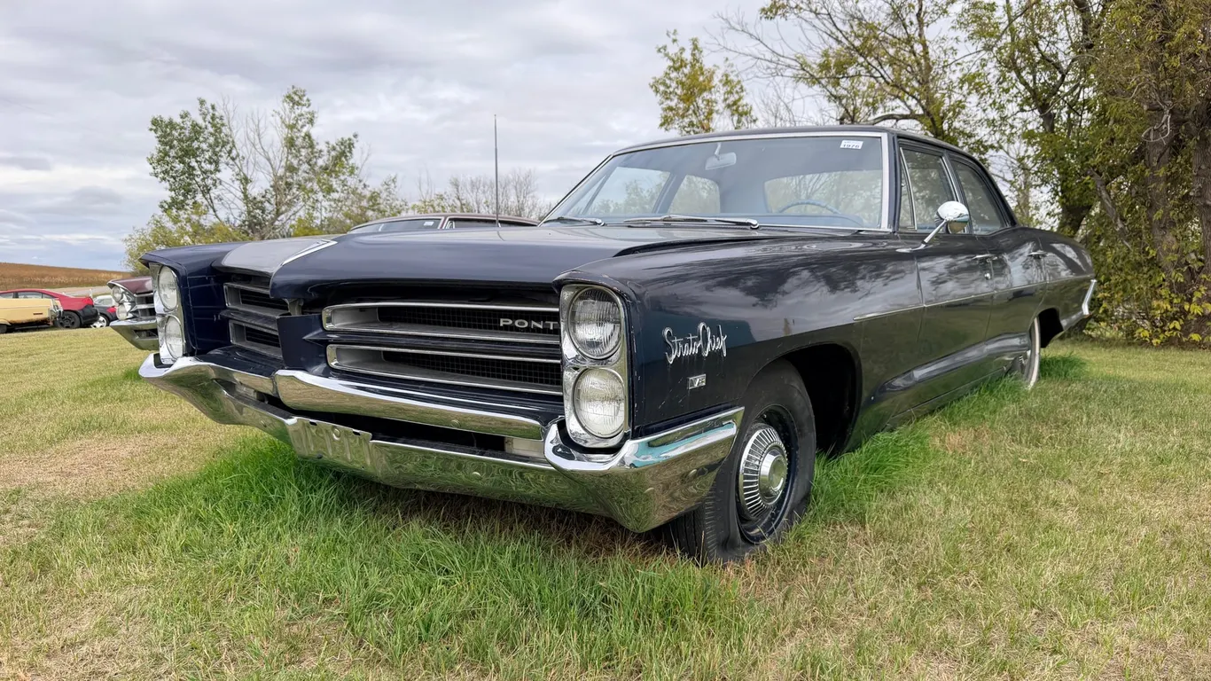 Lot 1976