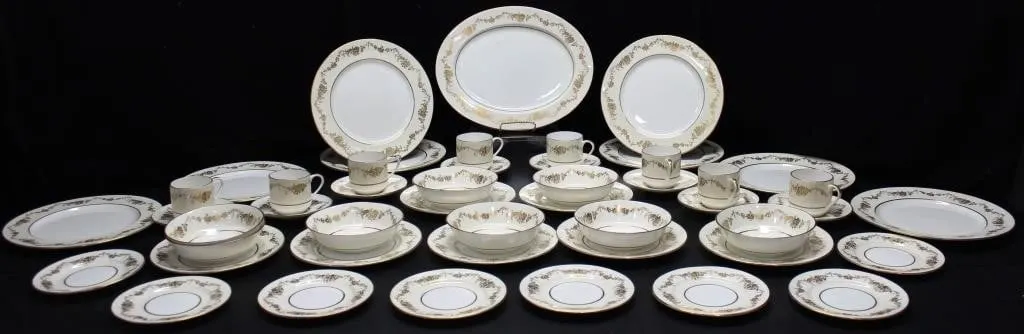 AYNSLEY "HIGHFIELD" DININGWARE SET